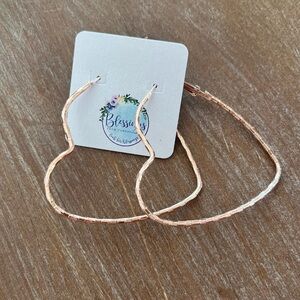 🏷️ Rose Gold Tone Heart Hoop Earrings
